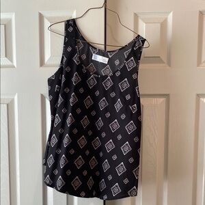 Black and White Women's Sleeveless Blouse